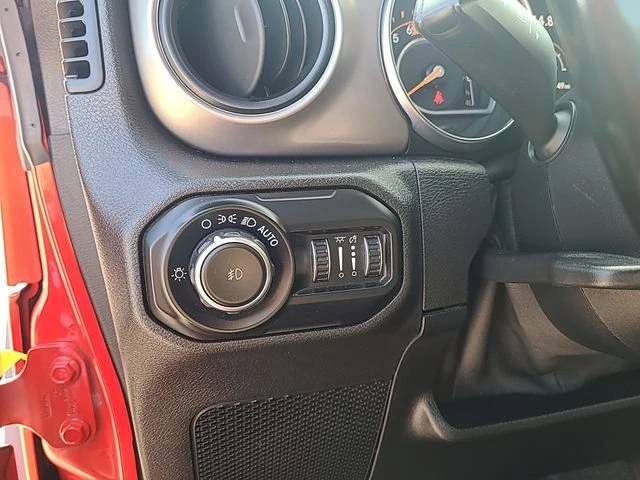 2020 Jeep JL Wrangler - Image 14 of 20