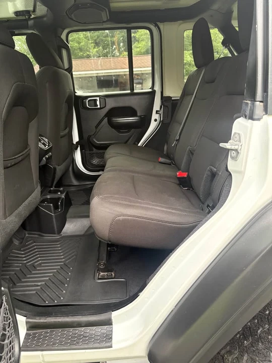 2020 Jeep JL Wrangler - Image 13 of 20