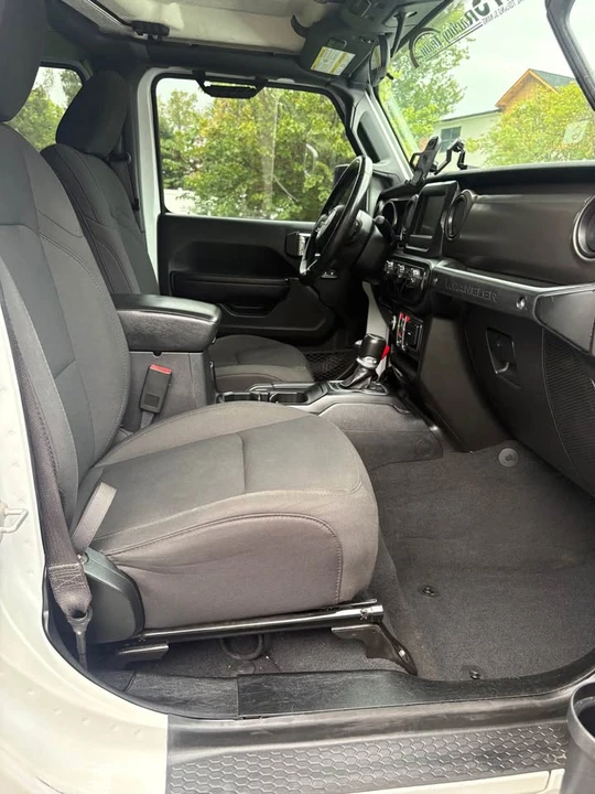 2020 Jeep JL Wrangler - Image 18 of 20