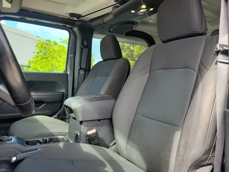 2020 Jeep JL Wrangler - Image 6 of 8