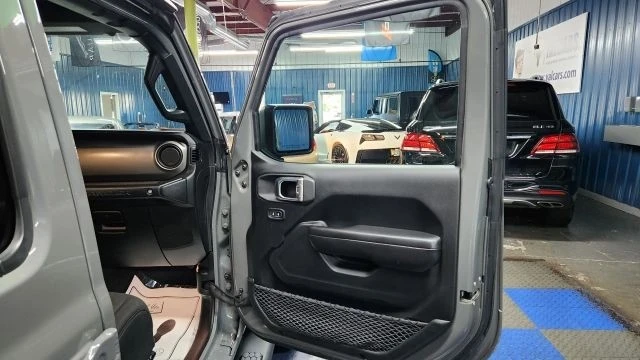 2020 Jeep JL Wrangler - Image 9 of 12