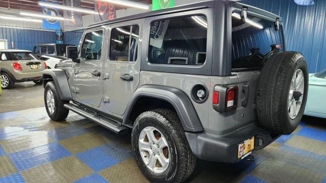 2020 Jeep JL Wrangler - Image 4 of 12