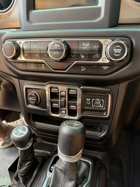2020 Jeep JL Wrangler - Image 16 of 18