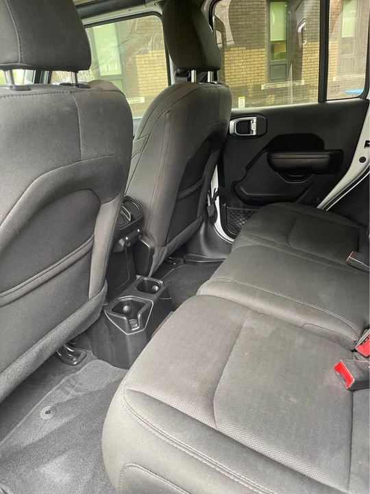2020 Jeep JL Wrangler - Image 6 of 11