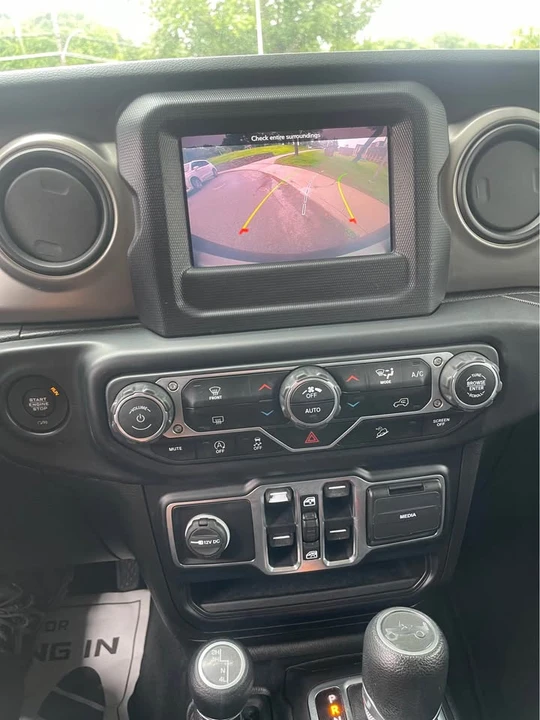 2020 Jeep JL Wrangler - Image 9 of 11