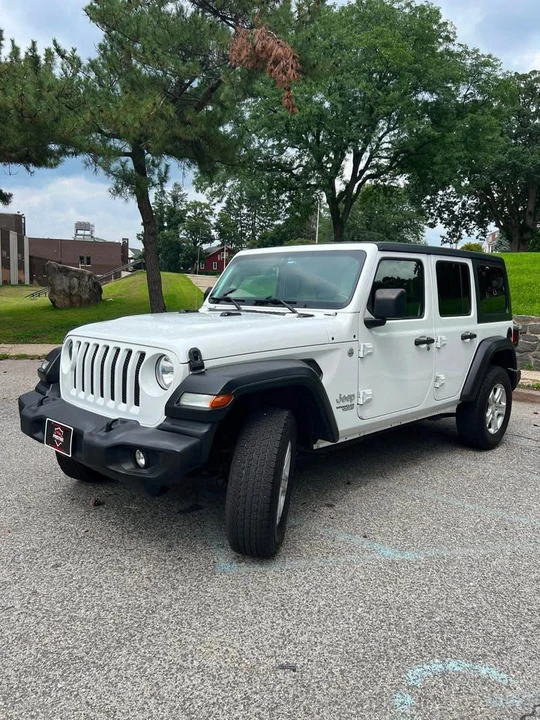 2020 Jeep JL Wrangler - Image 5 of 11