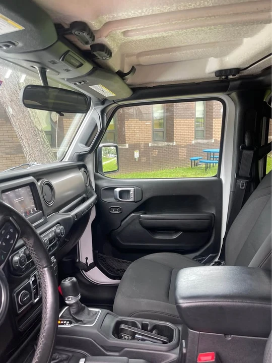 2020 Jeep JL Wrangler - Image 10 of 11