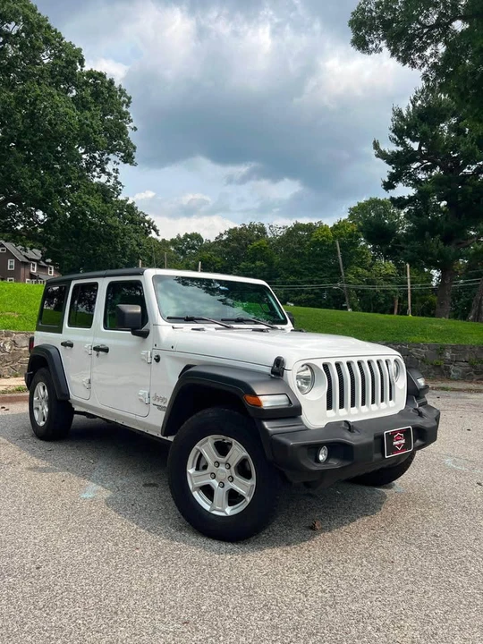 2020 Jeep JL Wrangler - Image 2 of 11