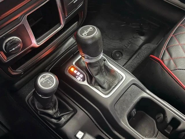 2020 Jeep JL Wrangler - Image 25 of 31