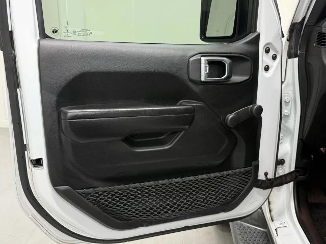 2020 Jeep - Image 15 of 31