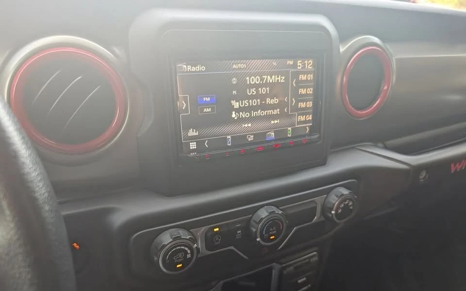 2020 Jeep JL Wrangler - Image 16 of 17