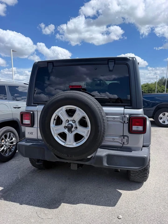 2020 Jeep JL Wrangler - Image 4 of 14