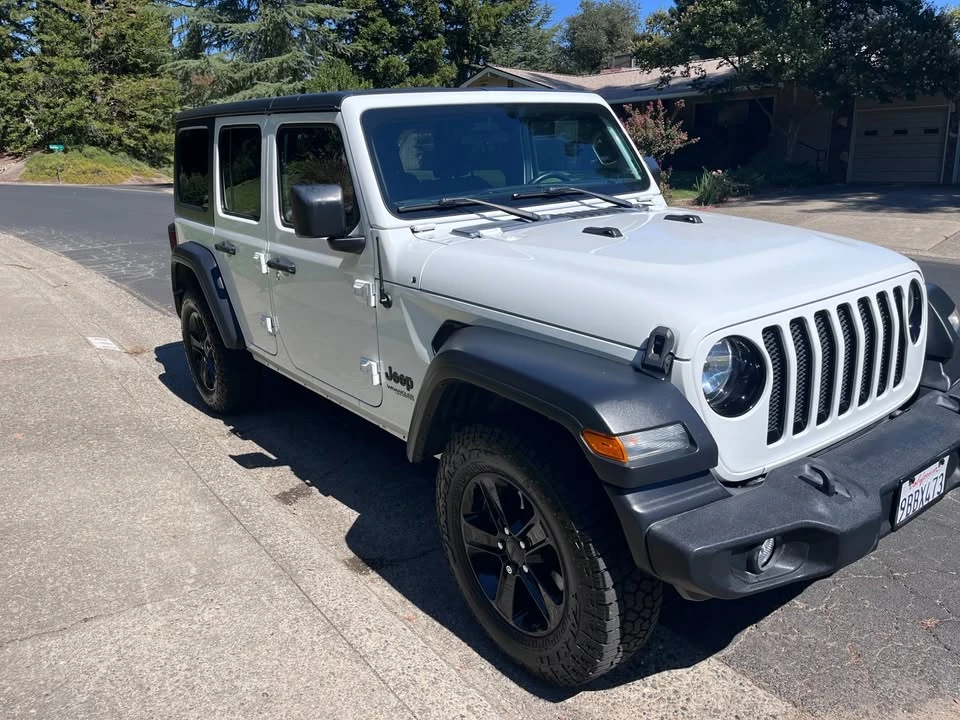 2020 Jeep JL Wrangler - Image 2 of 7