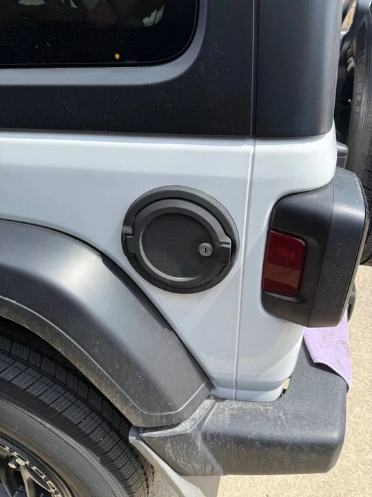 2020 Jeep JL Wrangler - Image 7 of 11