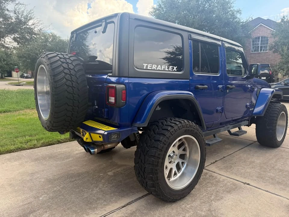 2020 Jeep JL Wrangler - Image 3 of 8