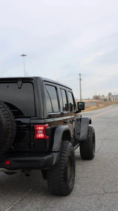 2020 Jeep JL Wrangler - Image 4 of 5