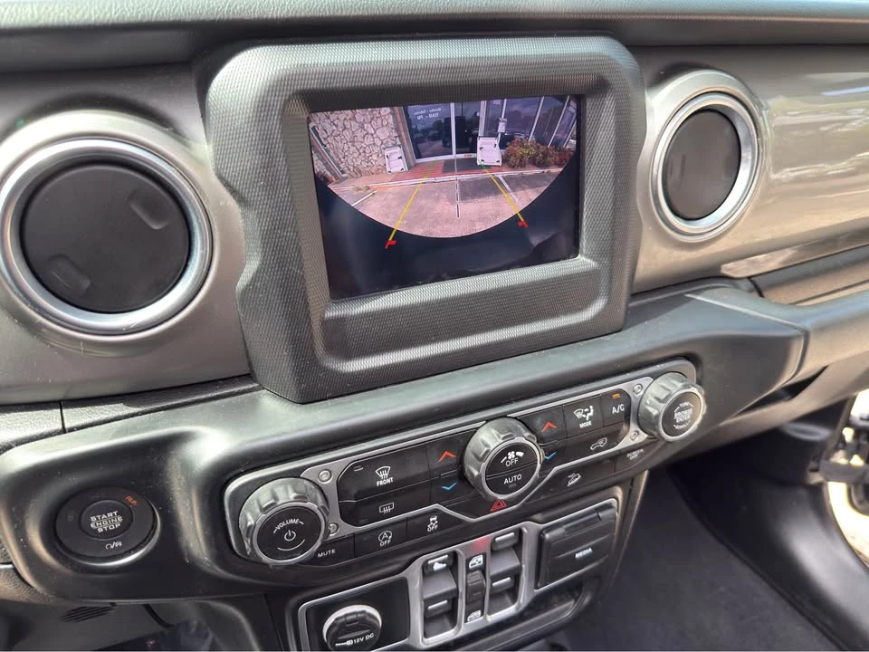 2020 Jeep JL Wrangler - Image 14 of 20