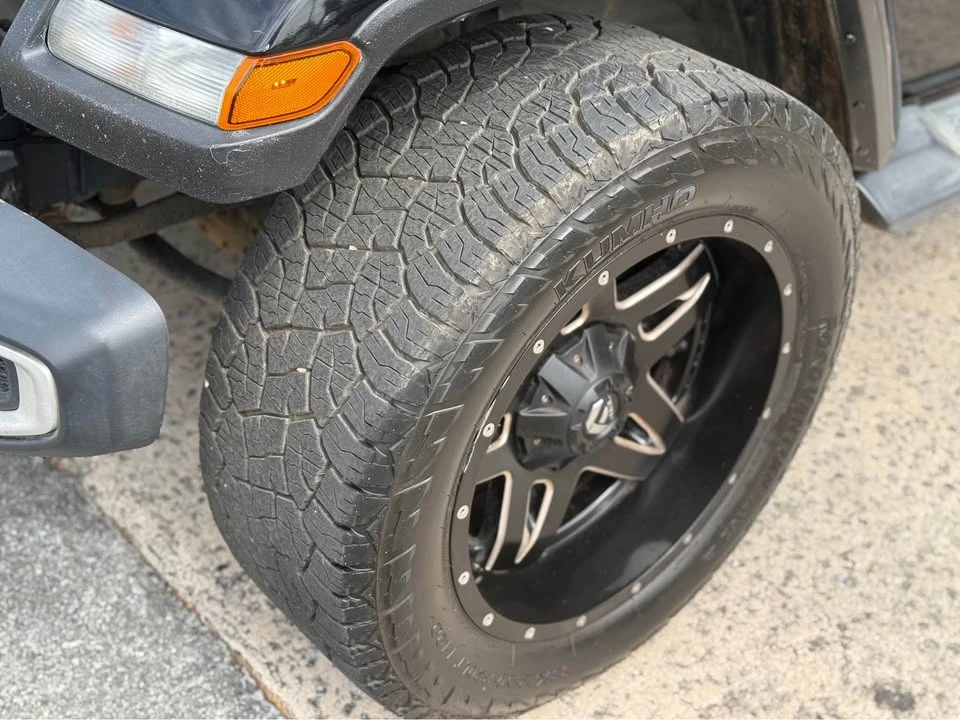 2020 Jeep JL Wrangler - Image 19 of 20