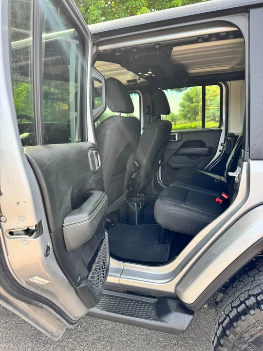 2020 Jeep JL Wrangler - Image 7 of 11