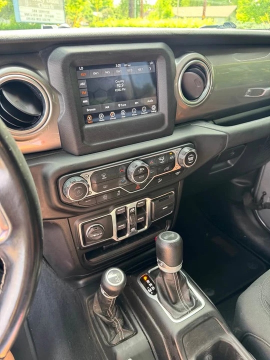 2020 Jeep JL Wrangler - Image 9 of 11