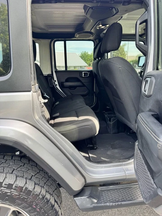 2020 Jeep JL Wrangler - Image 5 of 11