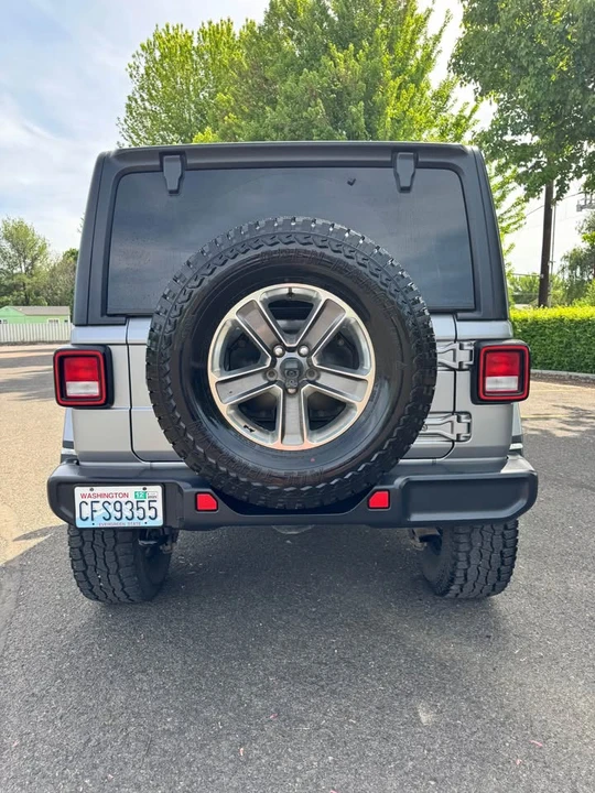 2020 Jeep JL Wrangler - Image 4 of 11