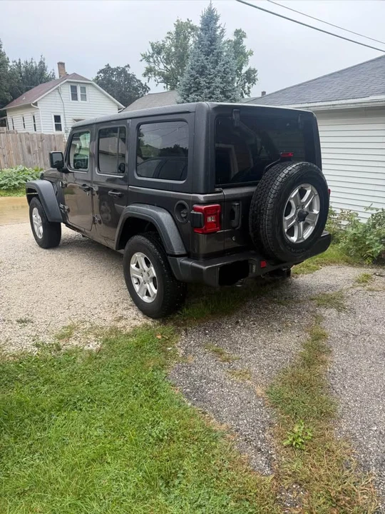 2020 Jeep JL Wrangler - Image 3 of 10