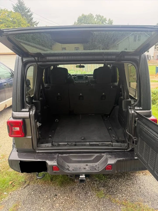 2020 Jeep JL Wrangler - Image 9 of 10