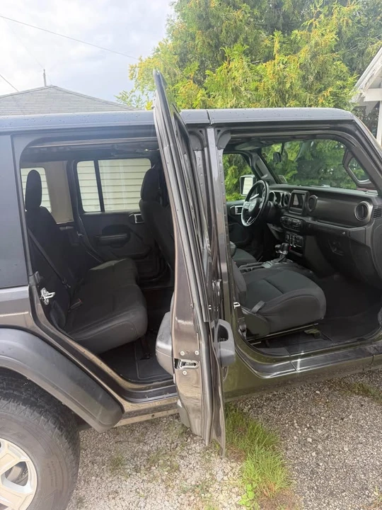 2020 Jeep JL Wrangler - Image 8 of 10