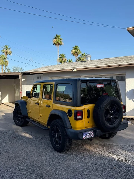 2020 Jeep JL Wrangler - Image 4 of 11
