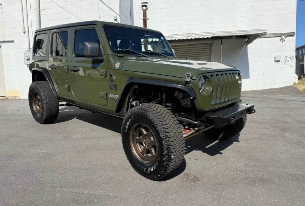 2020 Jeep JL Wrangler - Image 2 of 11