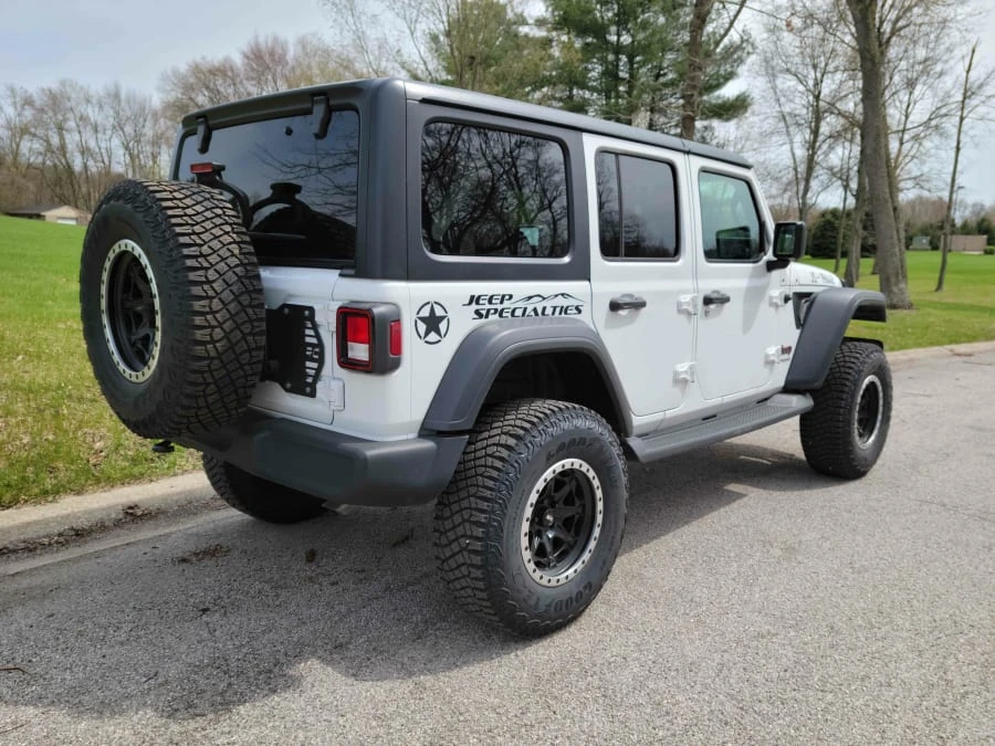 2020 Jeep JL Wrangler - Image 18 of 19