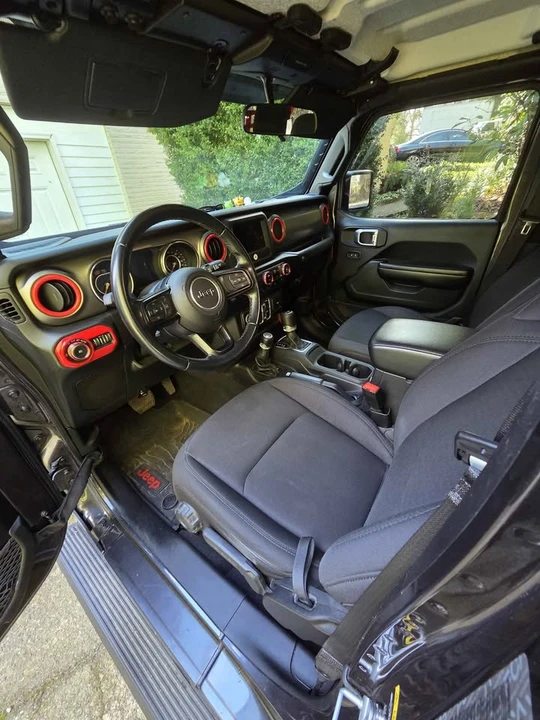 2020 Jeep JL Wrangler - Image 11 of 12