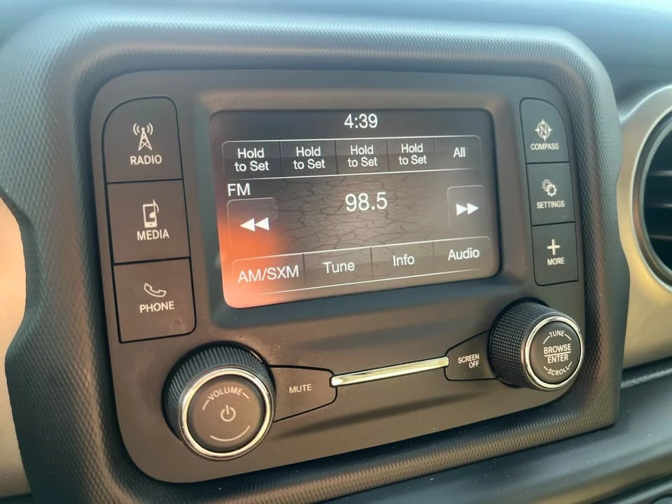 2020 Jeep JL Wrangler - Image 18 of 20