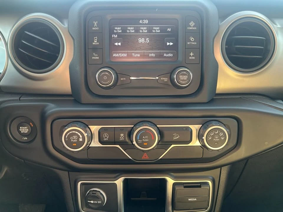 2020 Jeep JL Wrangler - Image 17 of 20