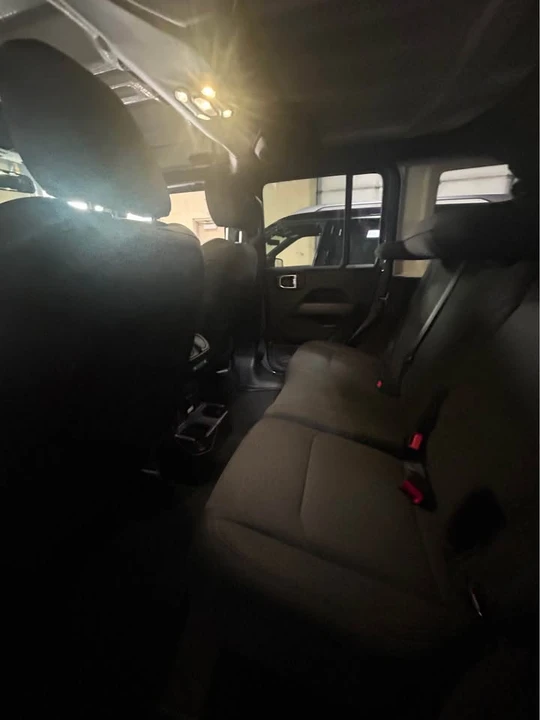 2020 Jeep JL Wrangler - Image 8 of 8