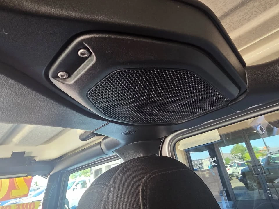 2020 Jeep JL Wrangler - Image 13 of 18