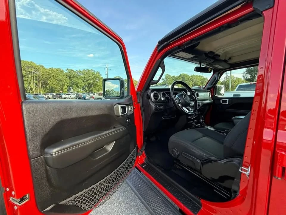 2020 Jeep JL Wrangler - Image 17 of 20