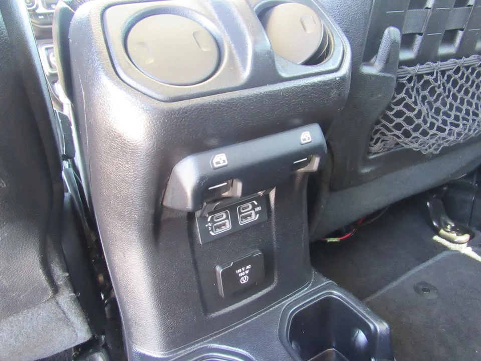 2020 Jeep JL Wrangler - Image 17 of 20