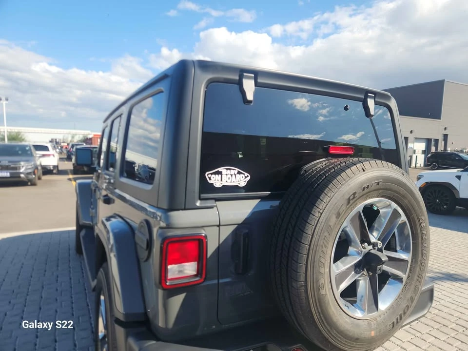 2020 Jeep JL Wrangler - Image 5 of 12