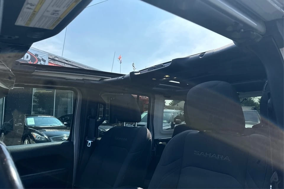 2020 Jeep JL Wrangler - Image 17 of 20
