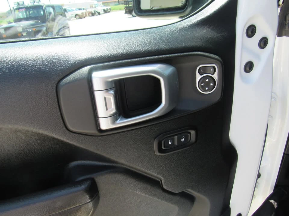 2020 Jeep JL Wrangler - Image 13 of 20