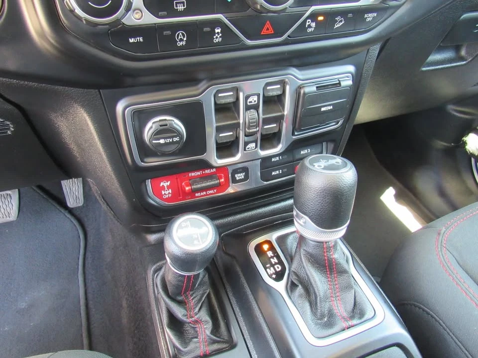 2020 Jeep JL Wrangler - Image 19 of 20