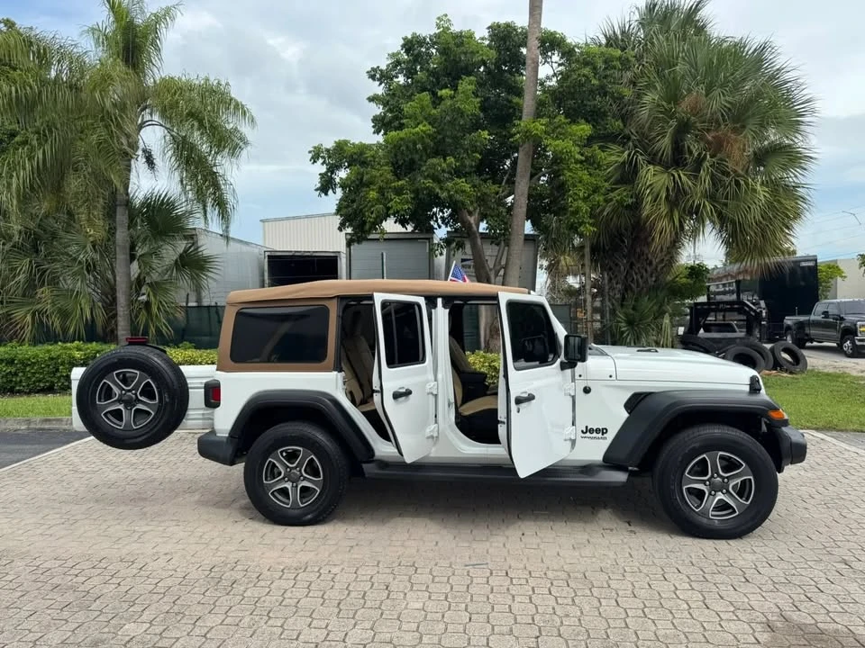 2020 Jeep JL Wrangler - Image 10 of 20
