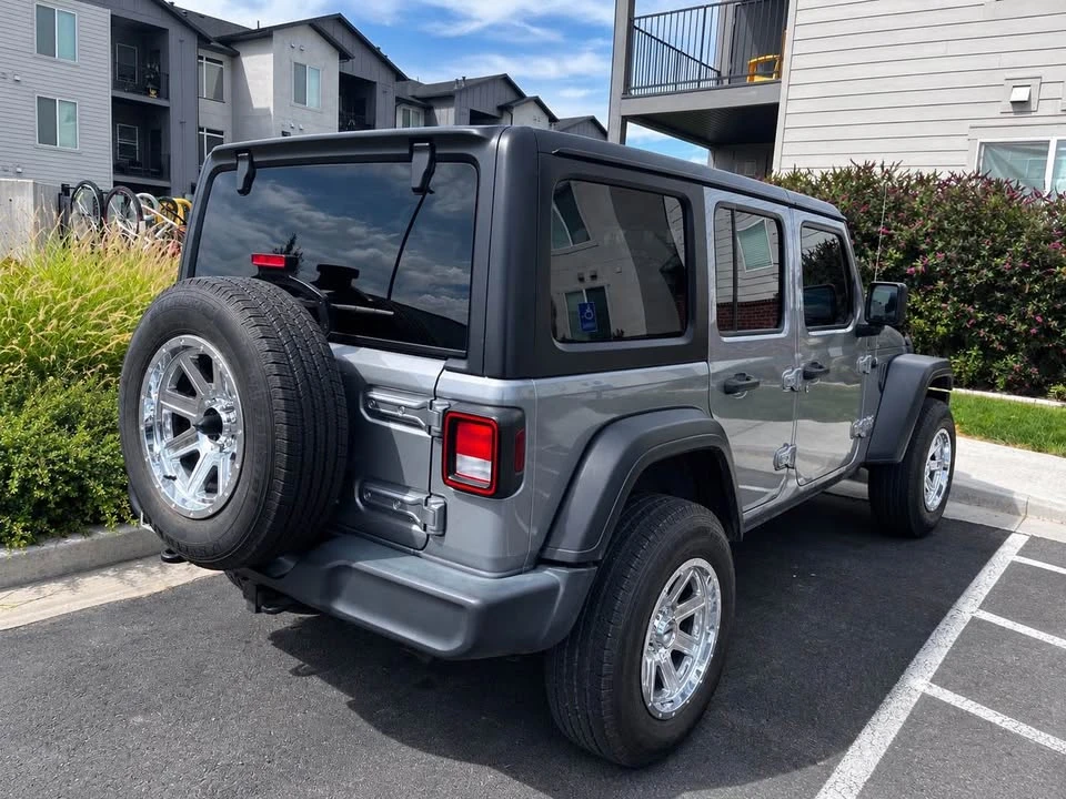 2020 Jeep JL Wrangler - Image 3 of 6