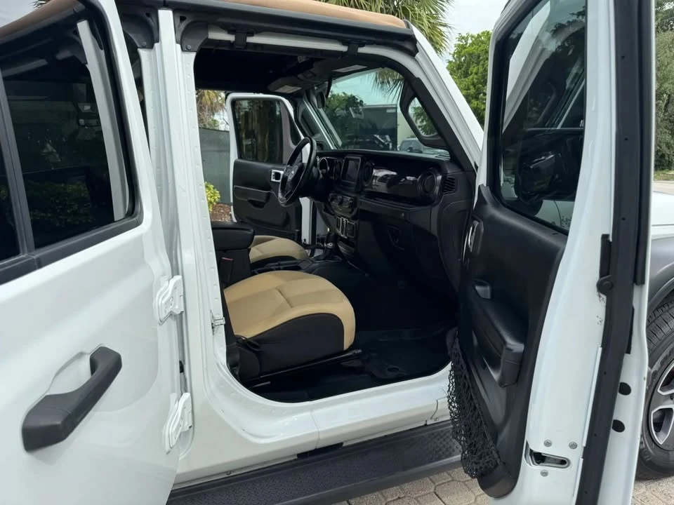 2020 Jeep JL Wrangler - Image 13 of 20