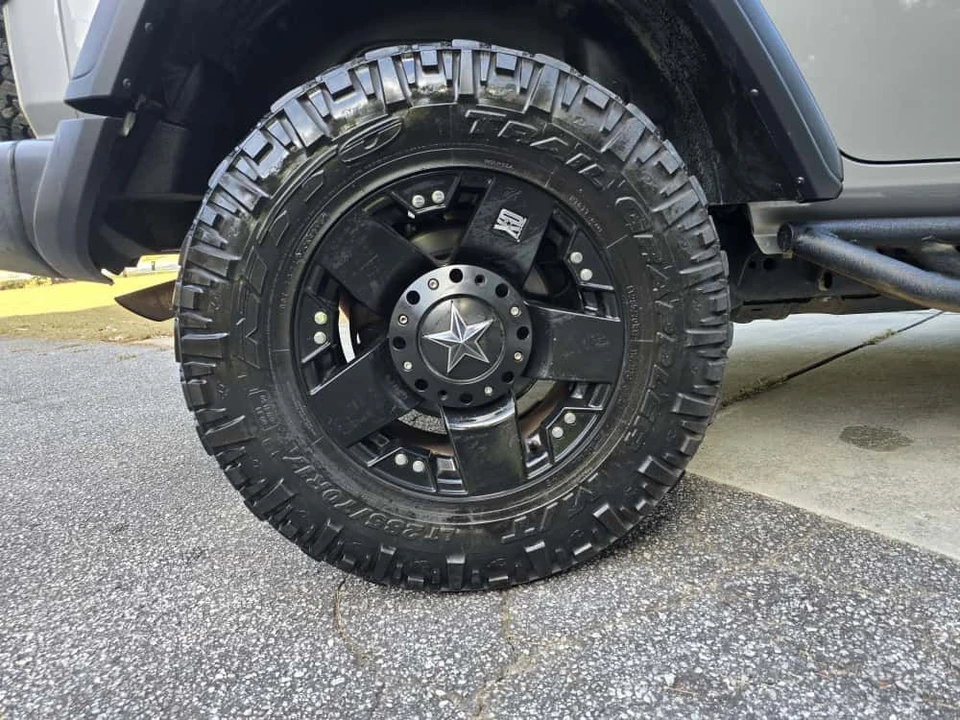 2020 Jeep JL Wrangler - Image 11 of 31