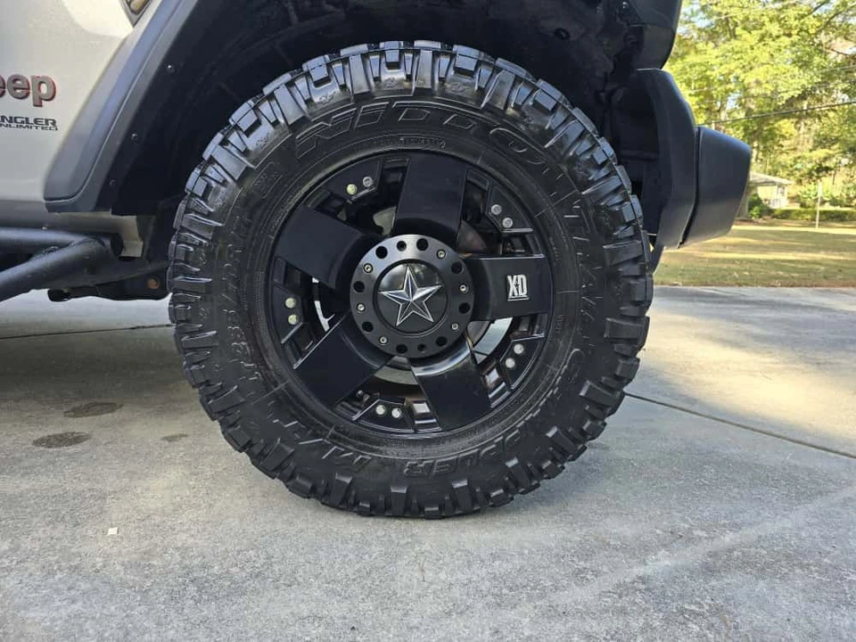 2020 Jeep JL Wrangler - Image 12 of 31
