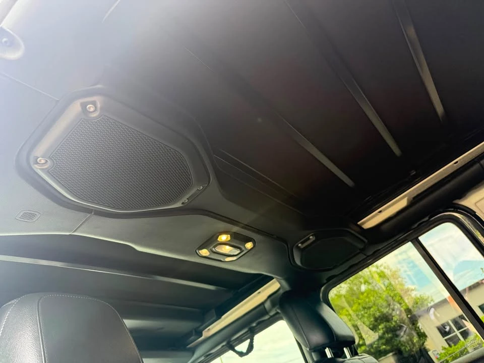 2020 Jeep JL Wrangler - Image 5 of 7