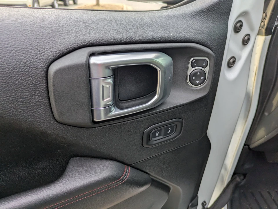 2020 Jeep JL Wrangler - Image 17 of 21